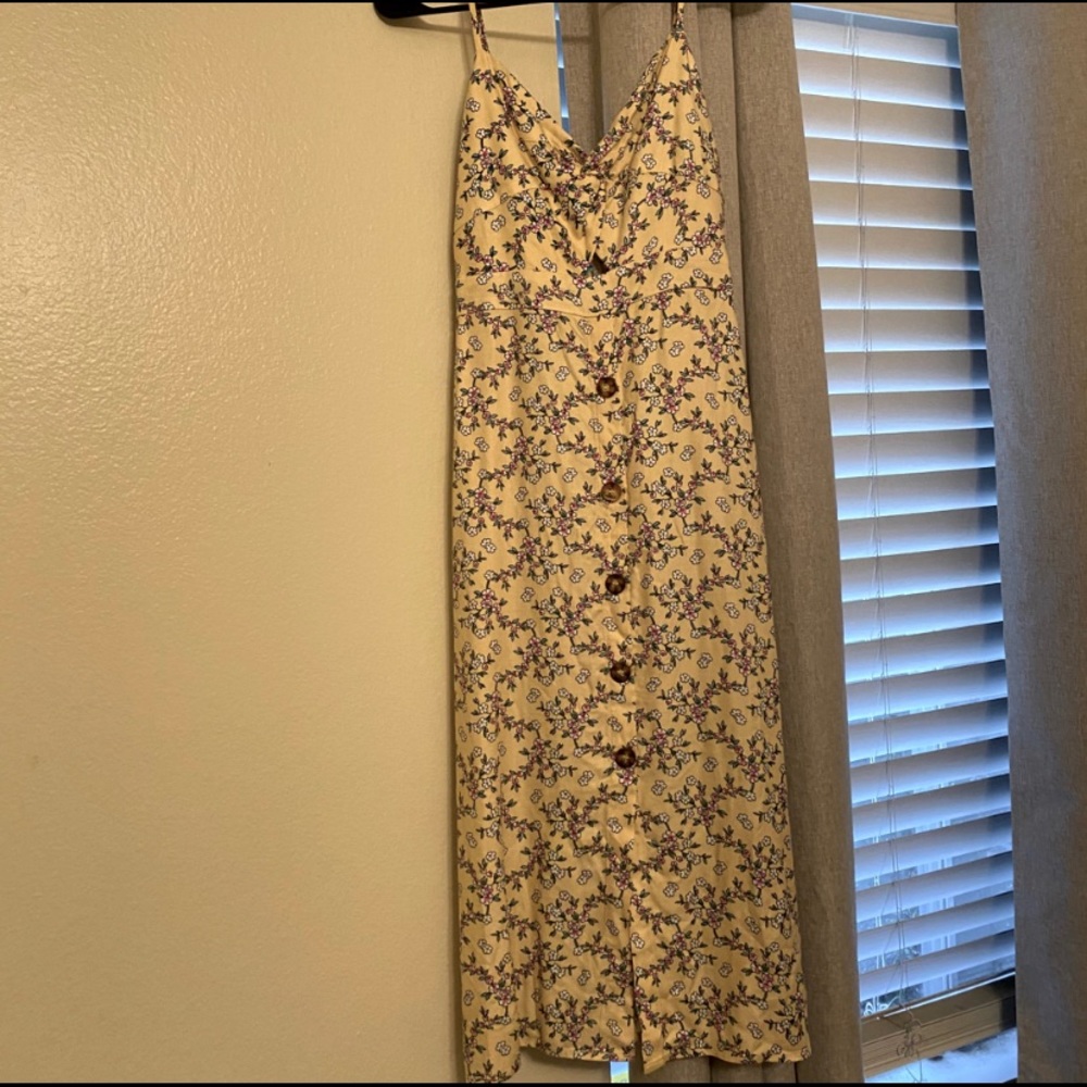 Beautiful NEW TJ Maxx floral midi dress!